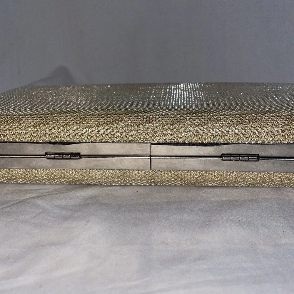 Sparkle clutch